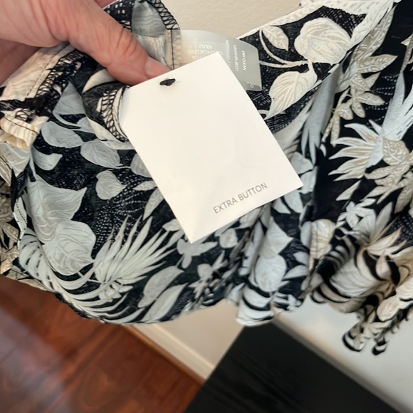 2/$10 Calvin Klein black, tan, white wrap dress size 8 - Picture 3 of 8